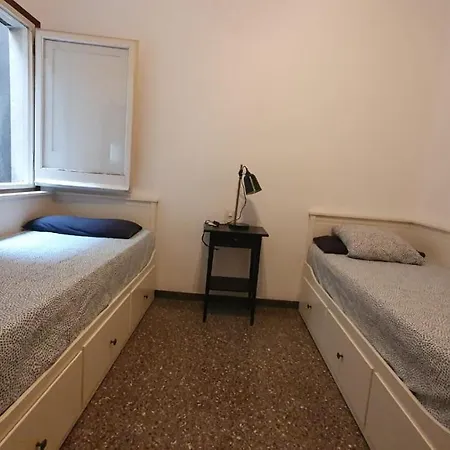 Casa Les Orenetes, Primero Appartement Garriguella